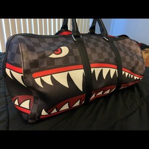 Duffle bag checkered pattern shark